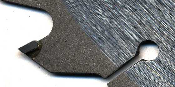 cemented carbide tool and cermet cutter